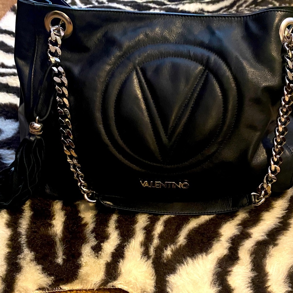 Valentino Black Leather Shoulder Bag with silver Chain🖤🖤🖤🍒